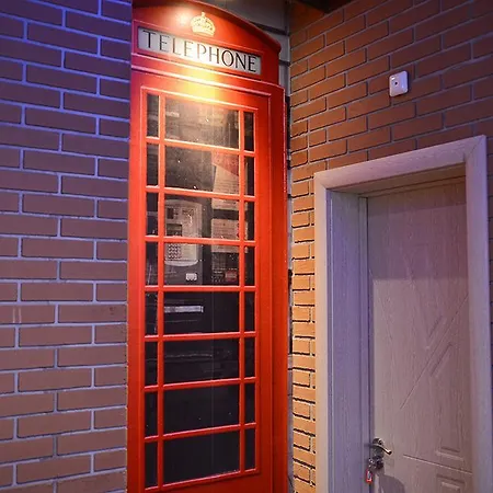 Hotel London *