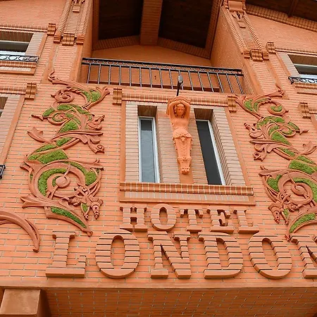 Hotel London *