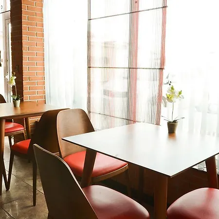 Hotel London *